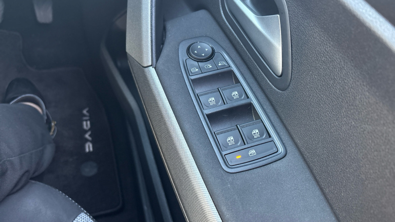 Dacia Bigster 1.8 Hybrid 155 Journey 5dr Auto Hybrid Estate